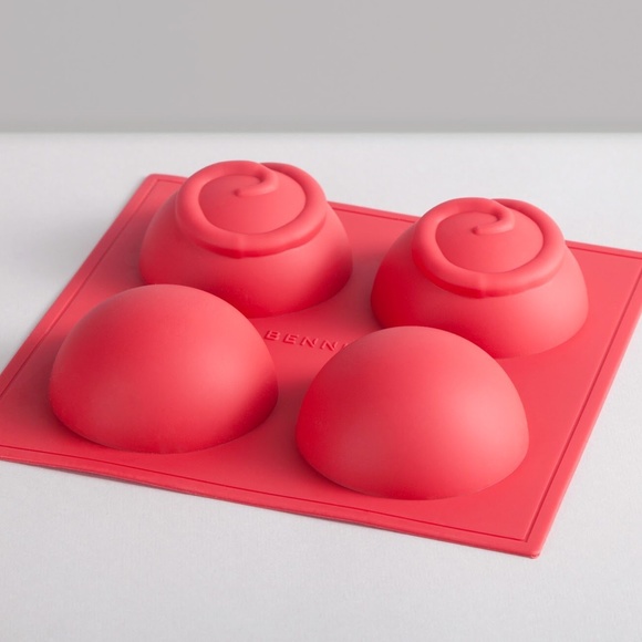 Bennkai Hot Chocolate Bomb Maker - Picture 2 of 4